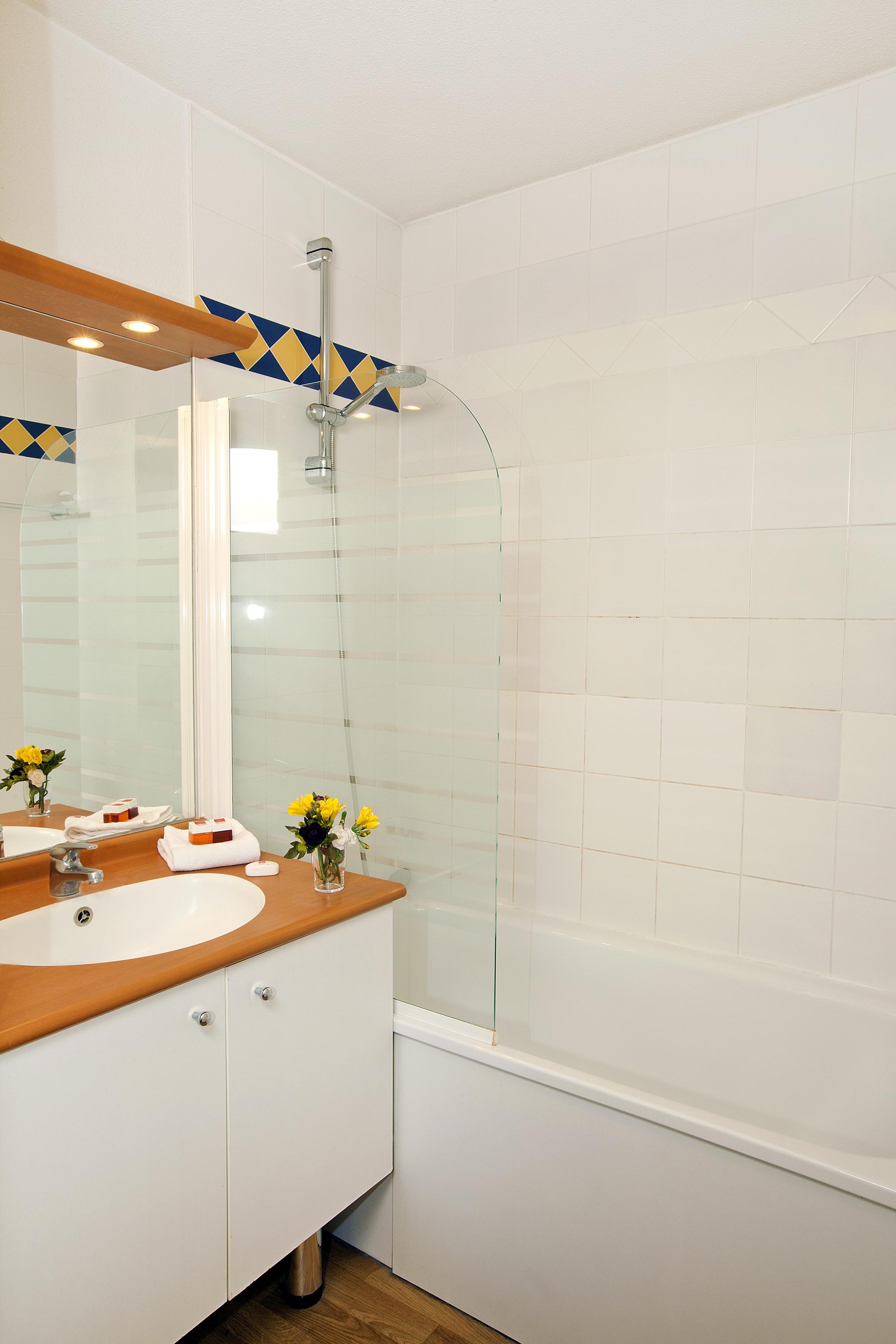 Sejours & Affaires Geneve Saint Genis Aparthotel Buitenkant foto