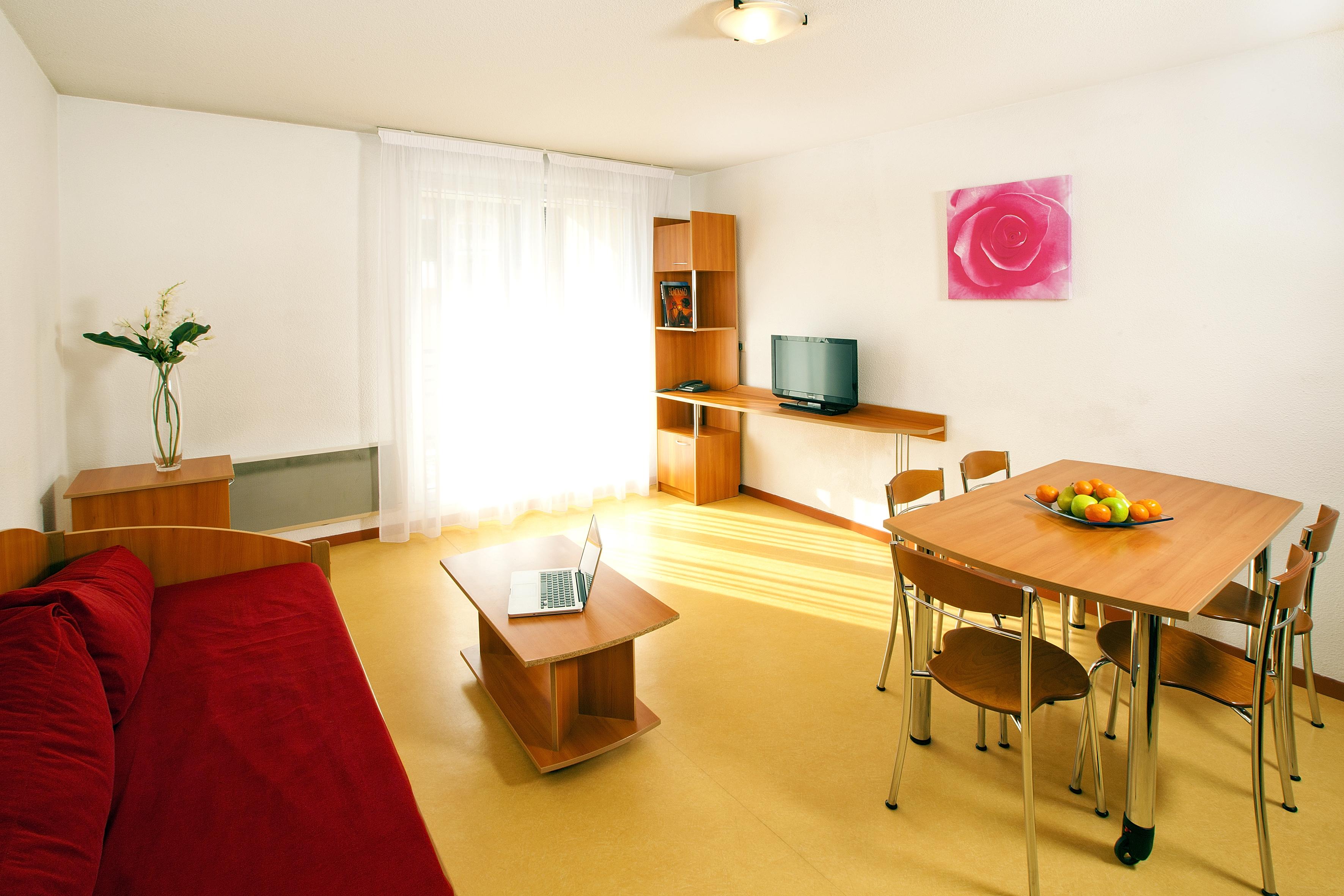 Sejours & Affaires Geneve Saint Genis Aparthotel Buitenkant foto