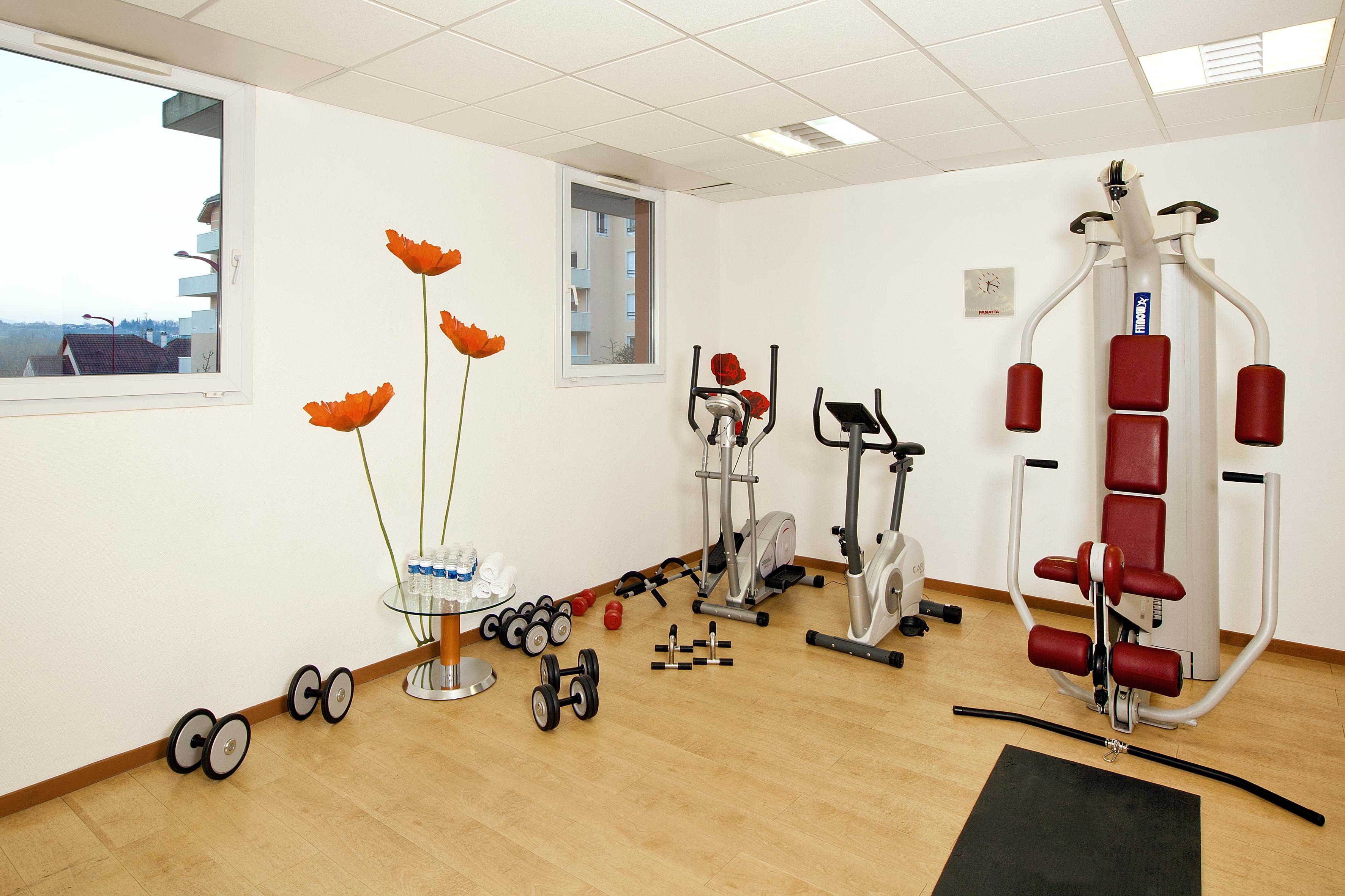 Sejours & Affaires Geneve Saint Genis Aparthotel Buitenkant foto