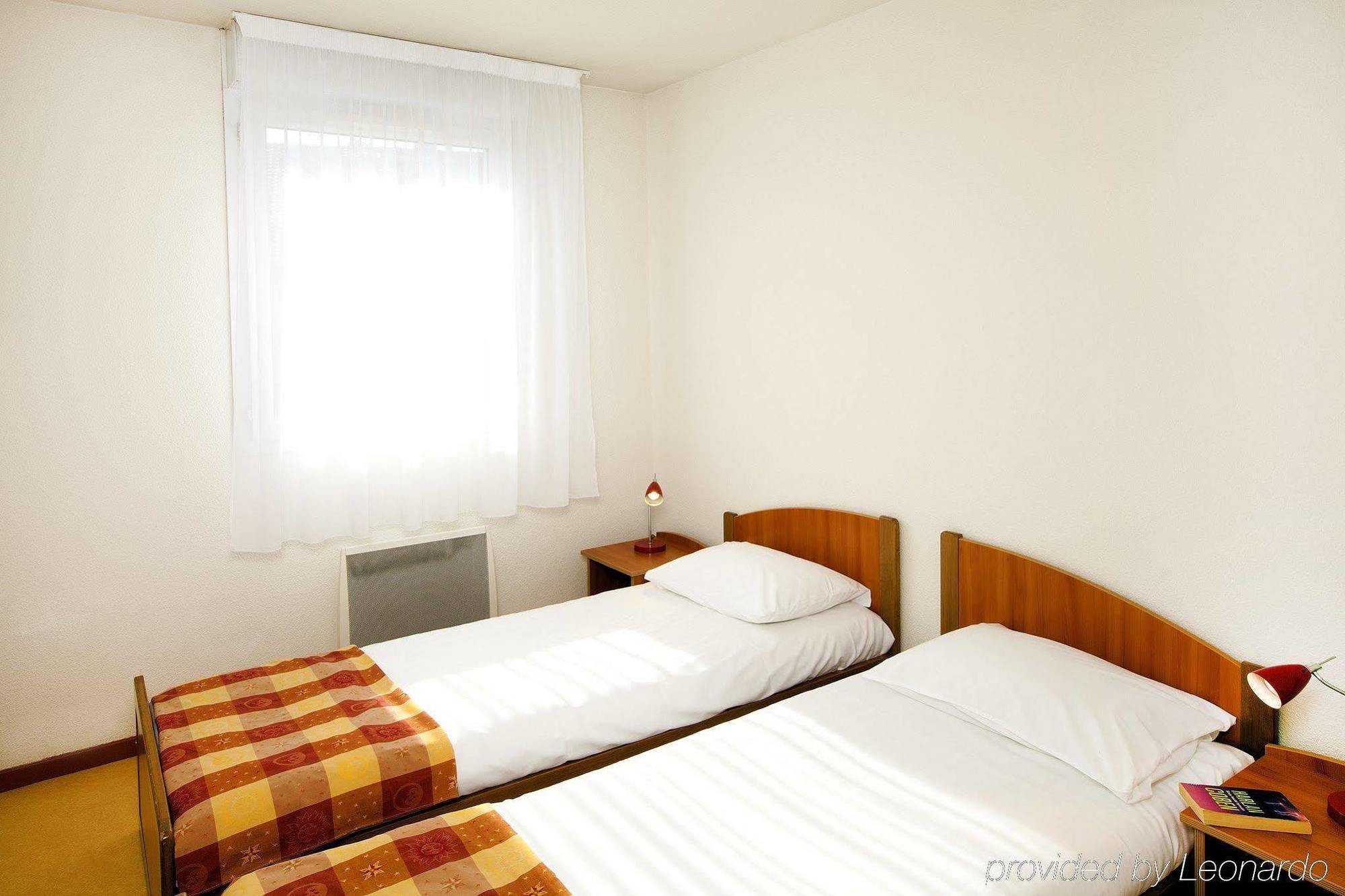 Sejours & Affaires Geneve Saint Genis Aparthotel Buitenkant foto